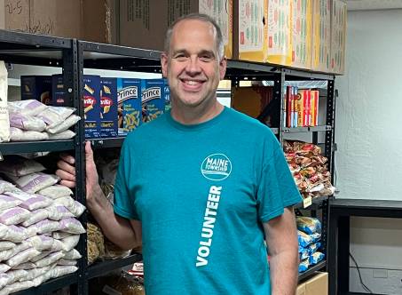 food pantry volunteer